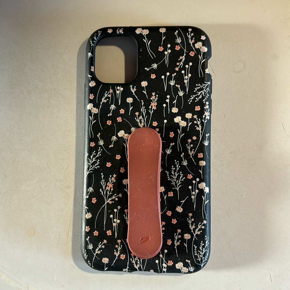 Pela iPhone 11 case and grip